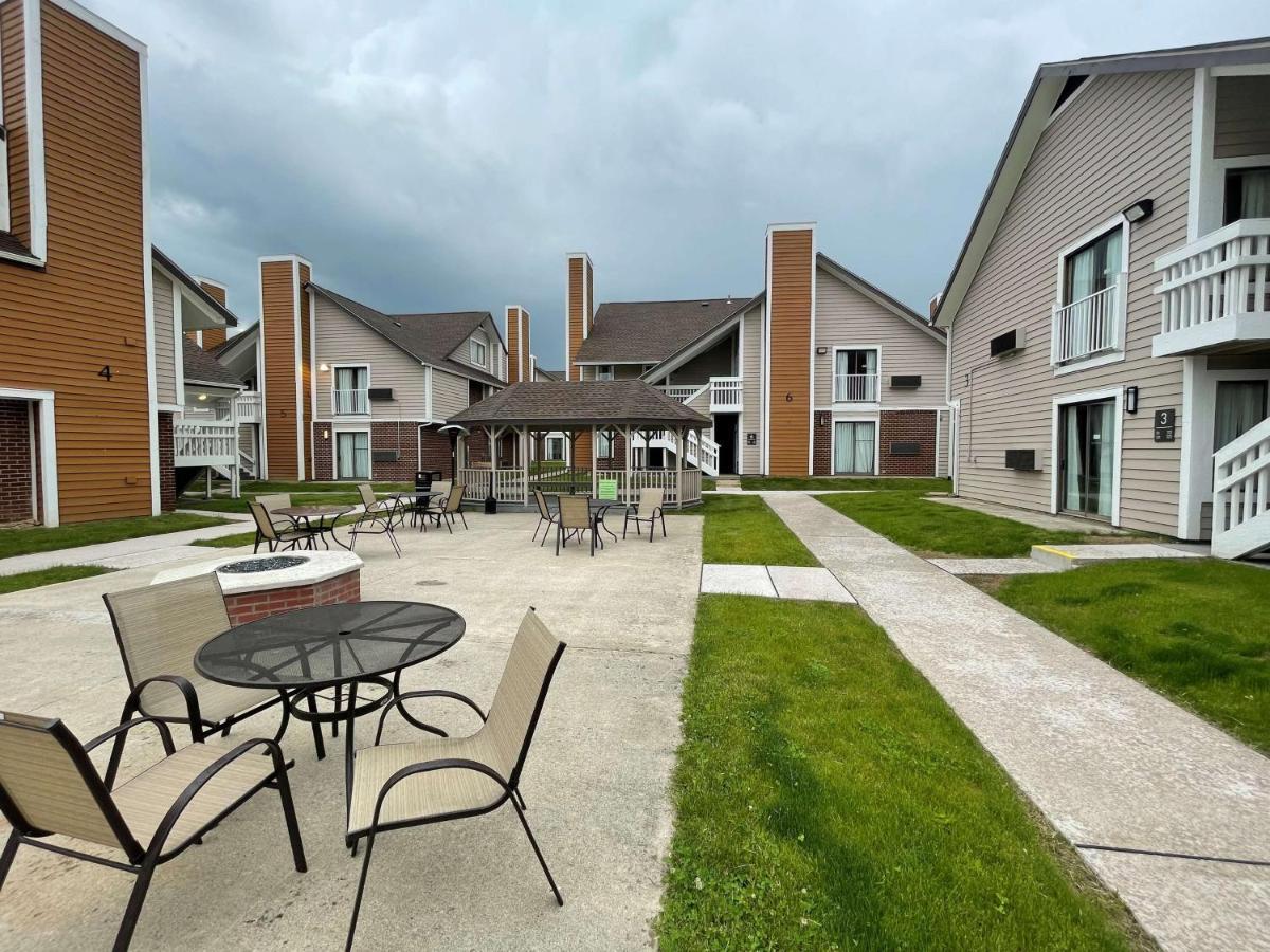Best Western Fishkill Inn & Suites Экстерьер фото
