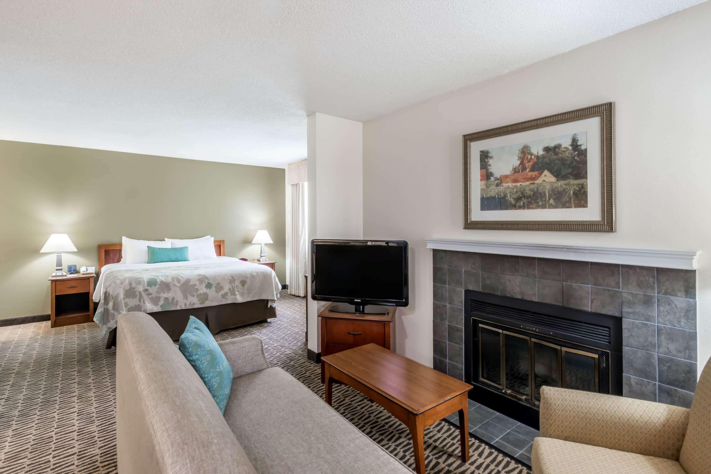 Best Western Fishkill Inn & Suites Экстерьер фото