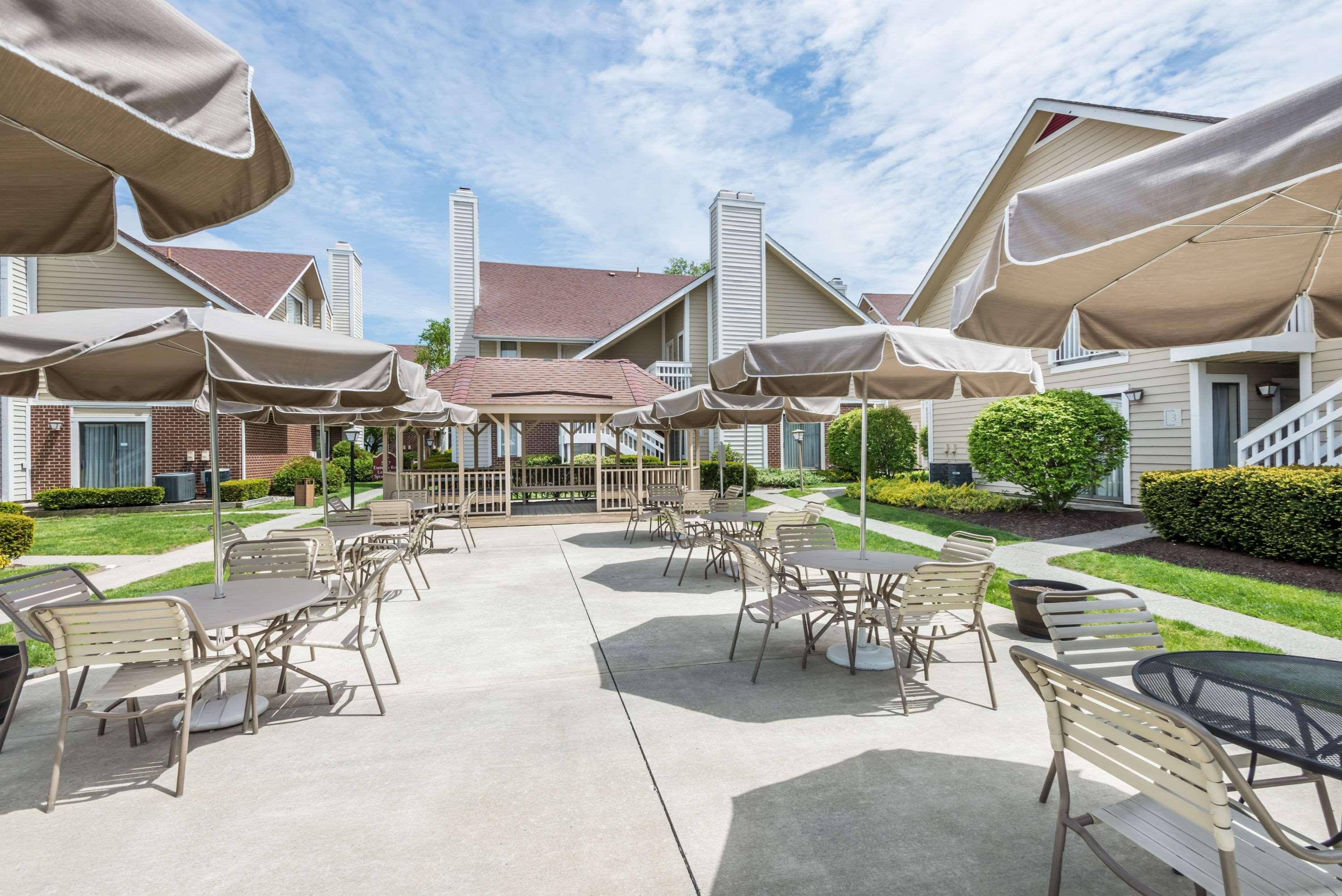 Best Western Fishkill Inn & Suites Экстерьер фото