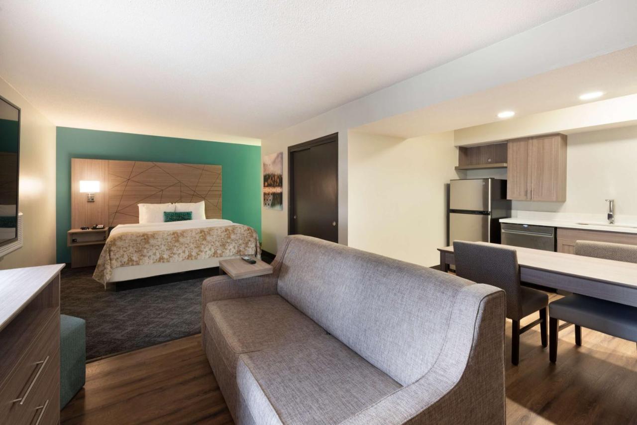 Best Western Fishkill Inn & Suites Экстерьер фото