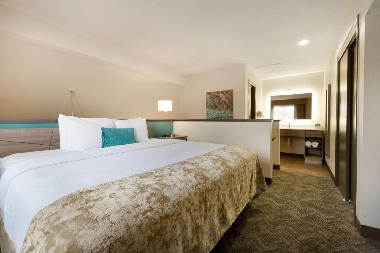 Best Western Fishkill Inn & Suites Экстерьер фото