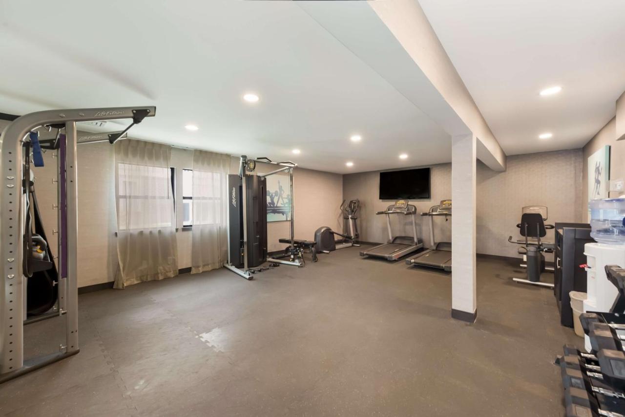 Best Western Fishkill Inn & Suites Экстерьер фото