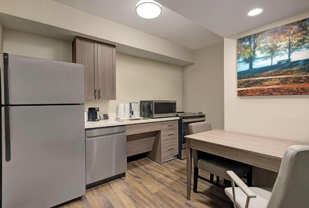 Best Western Fishkill Inn & Suites Экстерьер фото
